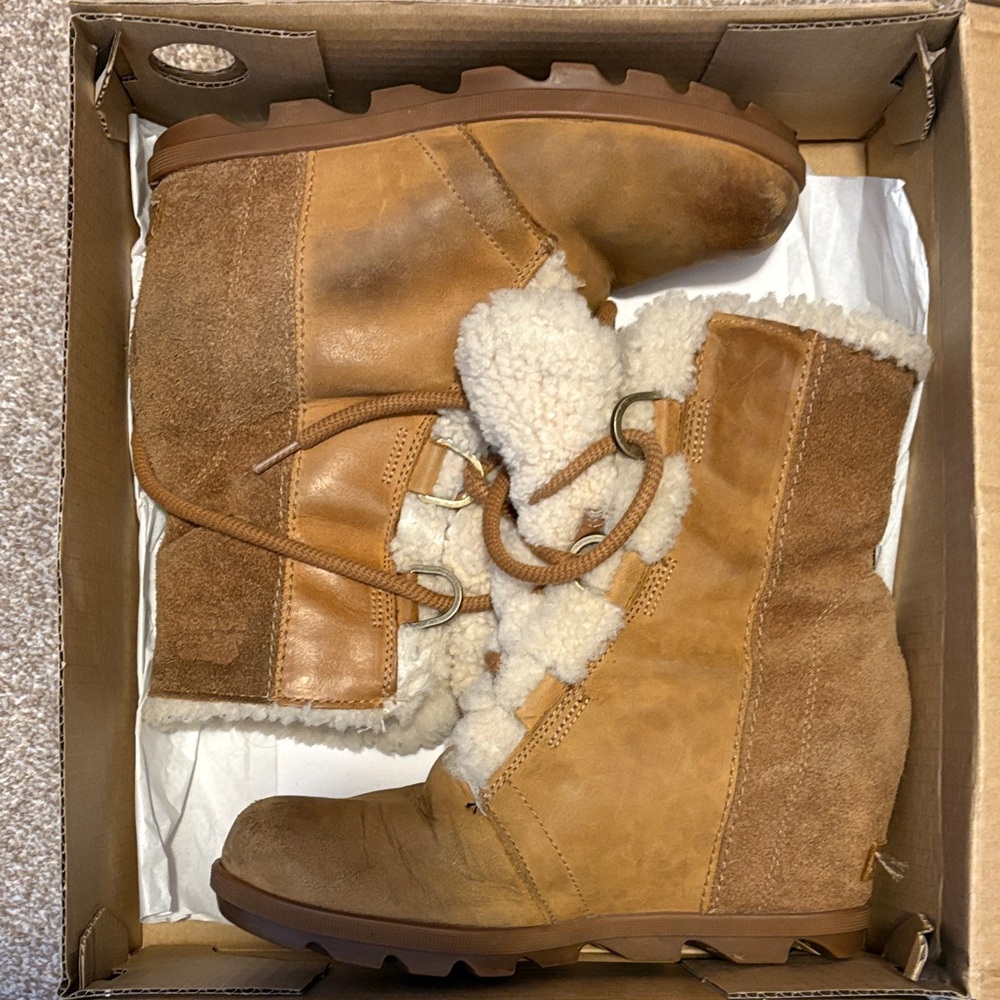 Sorel Tan Shearling-Lined Boots